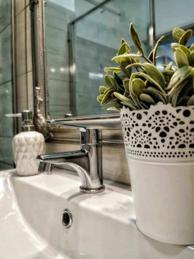 Foglal-Lak Apartman เอ็กเกอร์ ภายนอก รูปภาพ