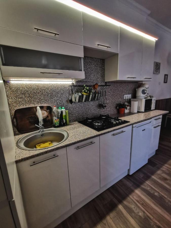 Foglal-Lak Apartman เอ็กเกอร์ ภายนอก รูปภาพ